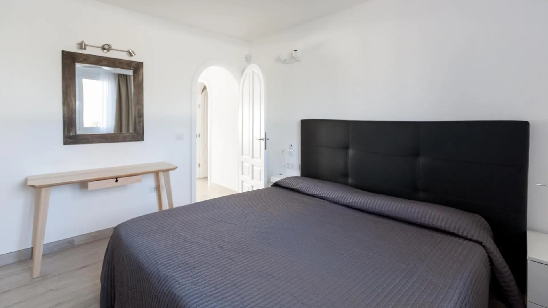 4 Bedroom Villa Mimi With Private Heated Pool Puerto del Carmen  Puerto del Carmen (Lanzarote)
