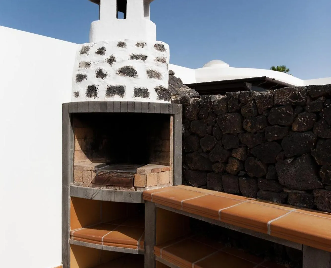 4 Bedroom Villa Mimi With Private Heated Pool Puerto del Carmen  0*, Puerto del Carmen (Lanzarote)