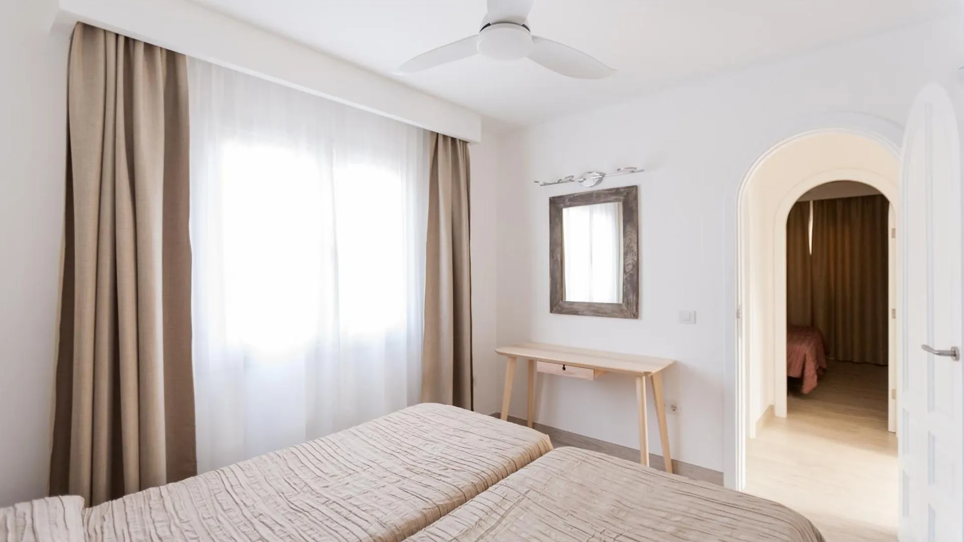 4 Bedroom Villa Mimi With Private Heated Pool Puerto del Carmen  Spagna